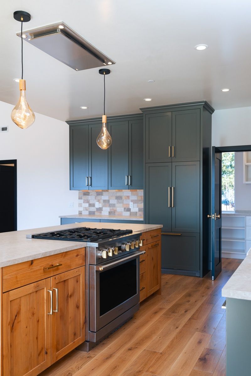 Alan Drive, Penngrove — living — Sonoma Residential Services
